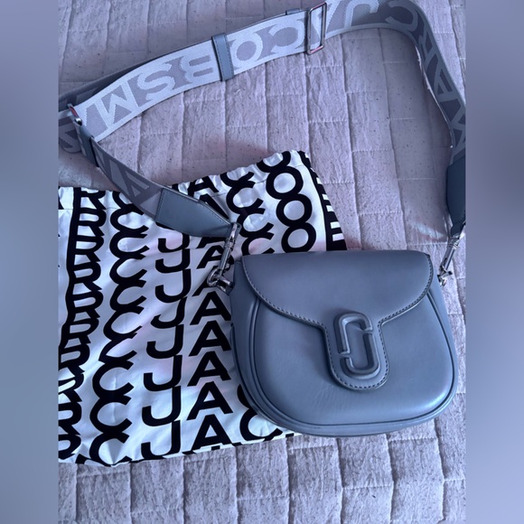 Authentic Marc Jacobs Saddle Bag - Picture 1 of 12